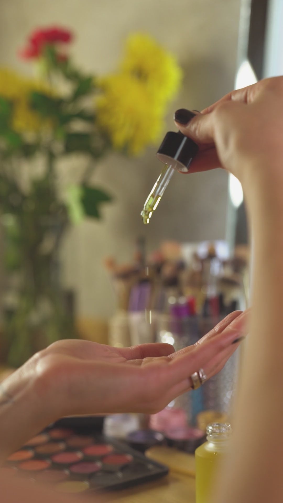 Charger la vidéo : عناية كورية أصليةللبشرةتطبيق سيروم بملمس خفيف نتائج حقيقية